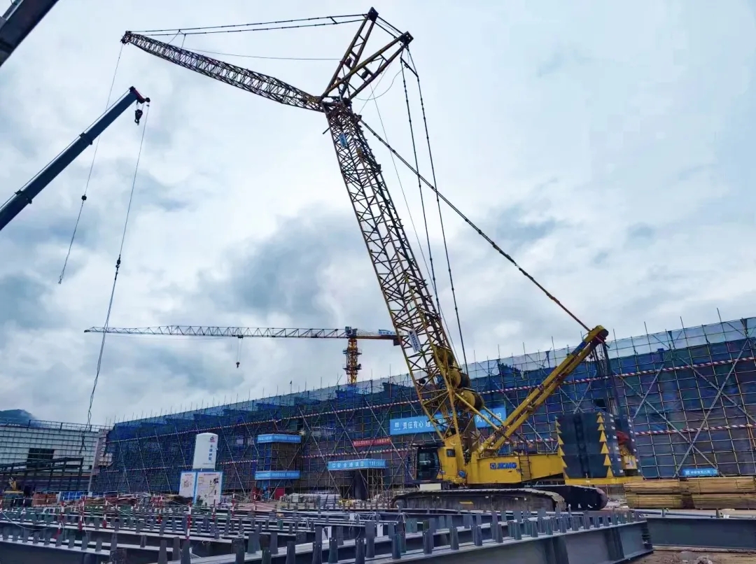 “钢”铁的意志！ XGC320履带起重机参建大跨度钢结构工业厂房