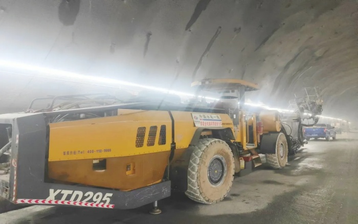 高压高海拔！ 凿岩台车挑战高难度铁路隧道